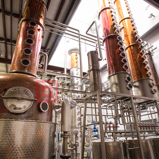 macchina industriale della distilleria della vodka del whisky del distillatore dell&#39;alcool del rame dell&#39;attrezzatura di distillazione 2000L da vendere