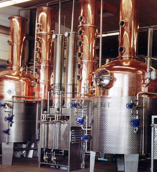 Attrezzatura di distillazione del mestiere della testa della cipolla di rame della macchina della distilleria del rum 2000L da vendere