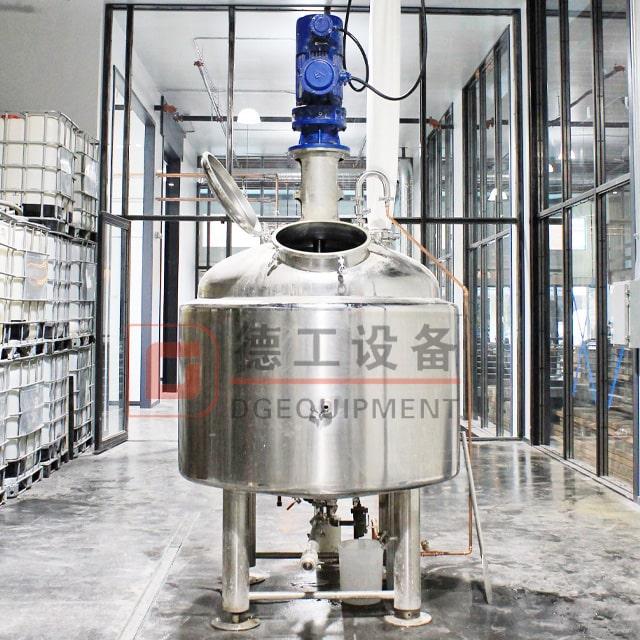 Produci ottimi liquori con la nostra attrezzatura per distillazione 200L 500L 1000L di Degong